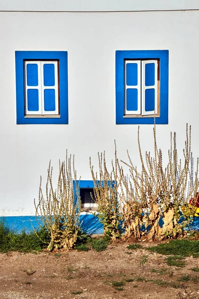 Janelas Pintadas Azul Uma Casa Grega Ilha Nisiros — Fotografia de Stock