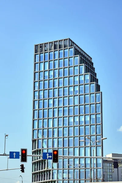 Fachada Edificio Oficinas Moderno Varios Pisos Centro Poznan —  Fotos de Stock