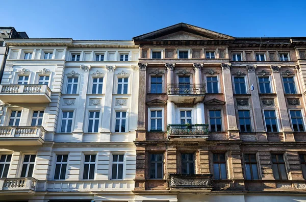 Facciate Con Balconi Dimore Storiche Nella Città Poznan — Foto Stock