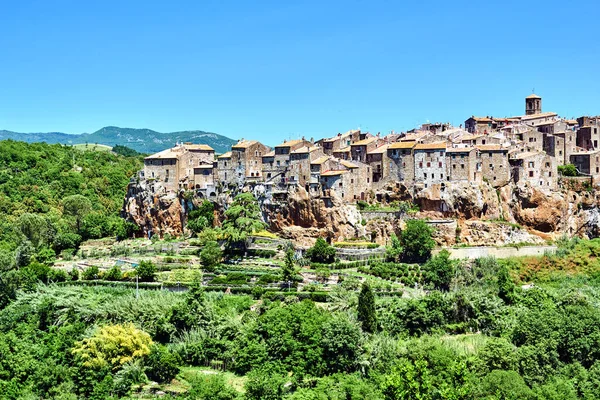 Middeleeuwse Stenen Gebouwen Een Rotsachtige Klif Stad Sorano Toscane Italië — Stockfoto