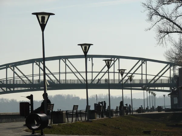 Puente Maria Valeria une Esztergom en Hungría y Sturovo en la República Eslovaca a través del río Danubio — Foto de Stock