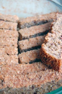 Taze dilimlenmiş buğday ekmeği