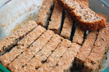 Taze dilimlenmiş buğday ekmeği