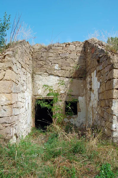 Eski Terk Edilmiş Evde Kalıntıları Yakın Çekim — Stok fotoğraf