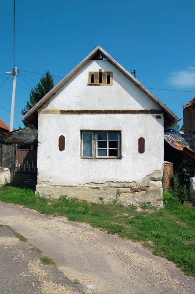 Bina, terk edilmiş eski ev 