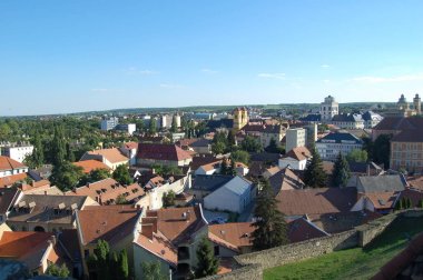arasında kentsel sahne alanı inşa edilmiş.