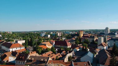 arasında kentsel sahne alanı inşa edilmiş.
