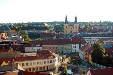 arasında kentsel sahne alanı inşa edilmiş.
