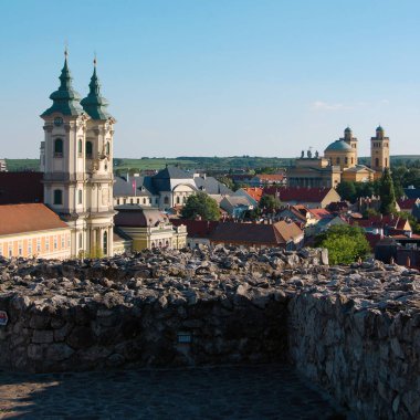 arasında kentsel sahne alanı inşa edilmiş.