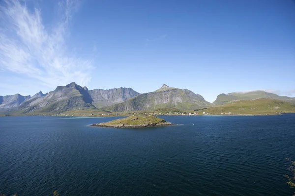 Летний вид Лофотенские острова, Норвегия — стоковое фото