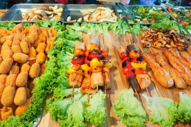 Izgara vegs ve balık