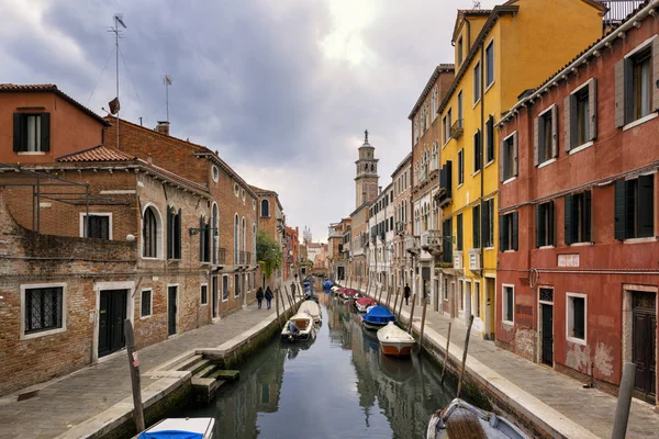 Abendkanal in Venedig, Italien — Stockfoto