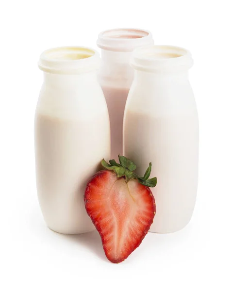 Yogurts and strawberry — Stock Photo, Image