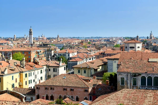 Yukarıdaki Venedik formu görüntüleyin