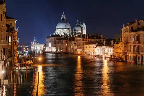Nacht auf Kanal in Venedig — Stockfoto