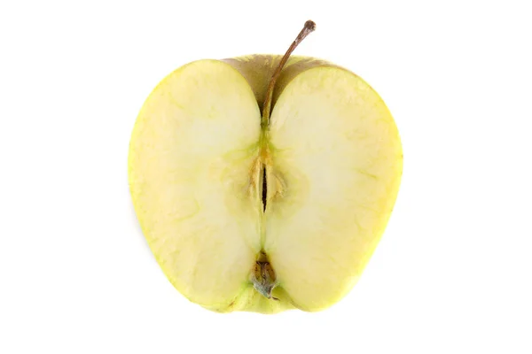 Верхний вид нарезанного желтого яблока — стоковое фото
