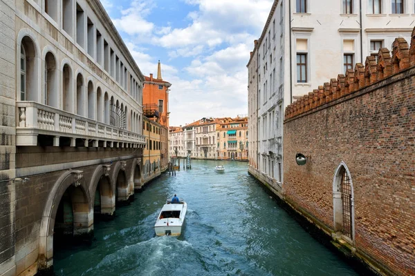Venedig, Kanal, Boote — Stockfoto