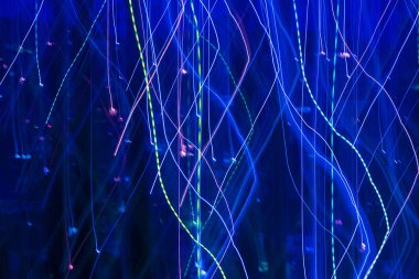 Soyut kaotik izini sürmek-in parlak neon ışıkları