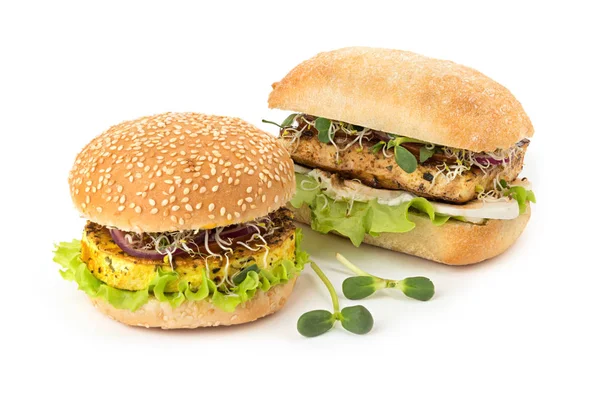 Beyaz üzerine vejetaryen sandviç