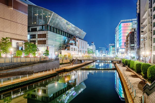 Noche ciudad japonesa — Foto de Stock