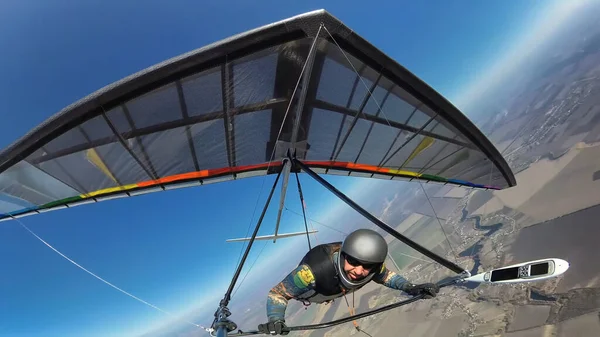 Hang Glider Pilot His Colorful Wing Flies Alone Far Other — Stock Photo, Image