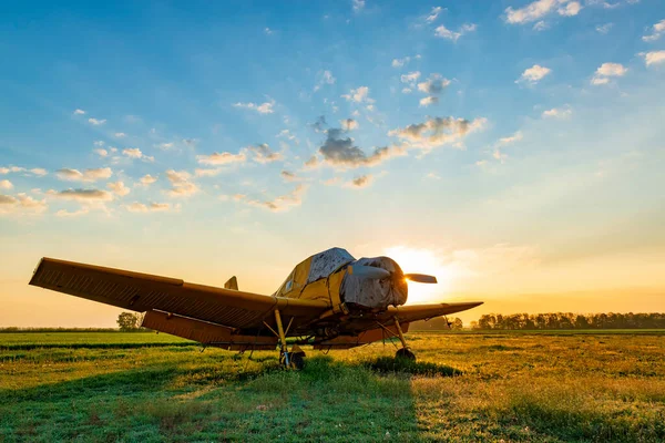 Small Yellow Airplane Sunset Evening Airfield — Stock Photo, Image