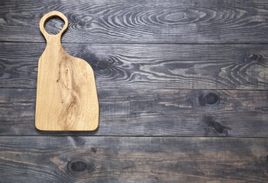 Kesme tahtası ahşap yüzeye