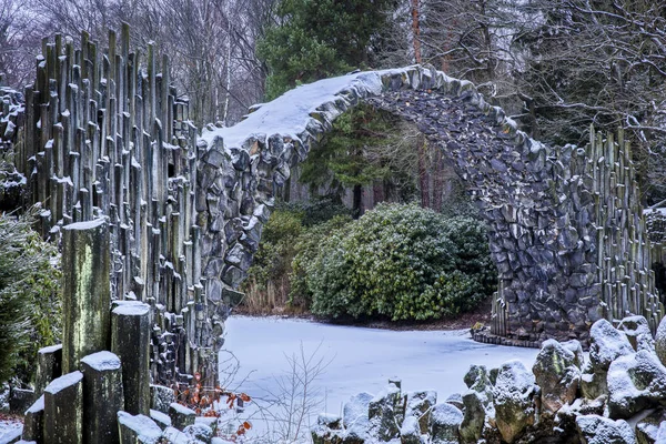 Rakotzbrcke à Kromlau aux températures hivernales — Photo