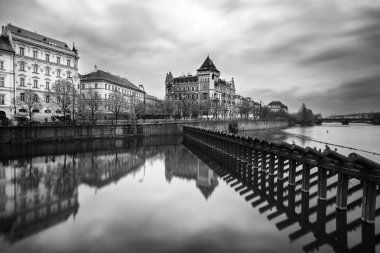 Prag'daki Charles Köprüsü ve Wenceslas  
