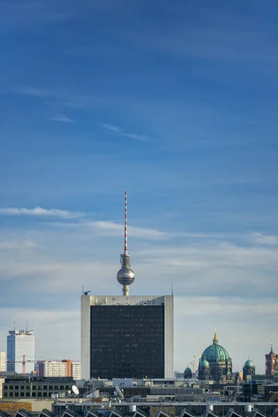 ベルリン テレビ塔のドーム — ストック写真