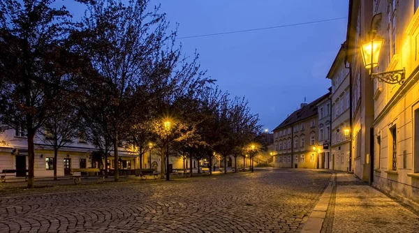 O centro da cidade de Praga no início da manhã — Fotografia de Stock