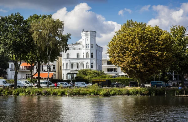 Living at the alster in hamburg — Stock Photo, Image