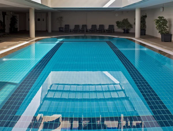 Swimming pool in a public hall — Stock Photo, Image