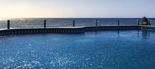 Swimming pool in Santa Cruz on the Portuguese island of Madeira — Stock Photo, Image