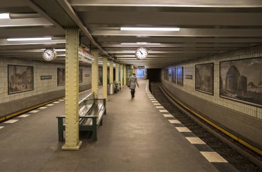 Berlin u-Bahn istasyonu  