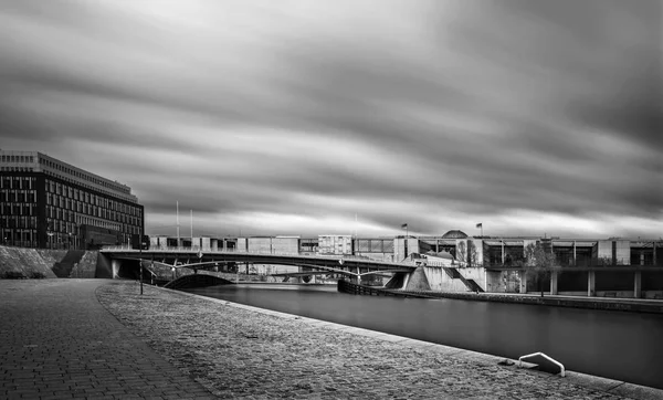 O Banco do Spree na capela da UFER em Berlim — Fotografia de Stock