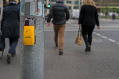 Berlin'de trafik lambası, sinyal  