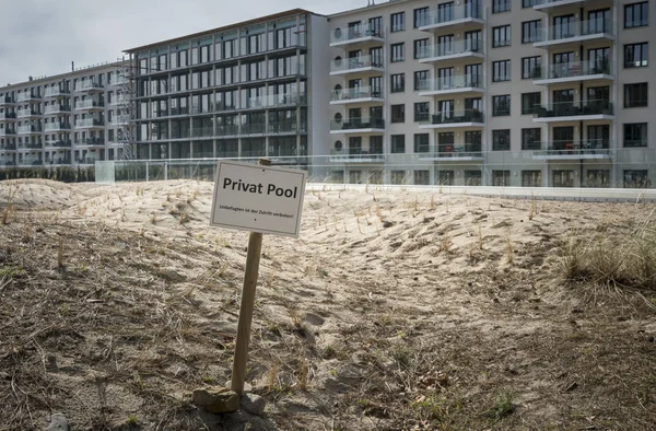 Das renovierte ferienresort new prora auf der insel rgen — Stockfoto