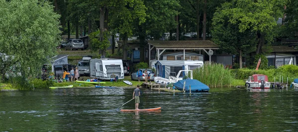 Berlin'de paddler ayağa — Stok fotoğraf