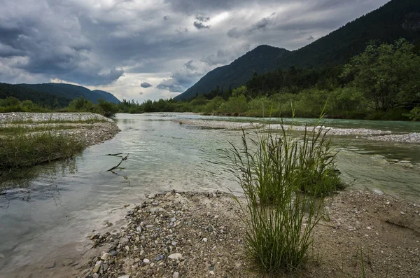 Letto del fiume Noleggio ghiaia presso l'Isar in Baviera — Foto Stock