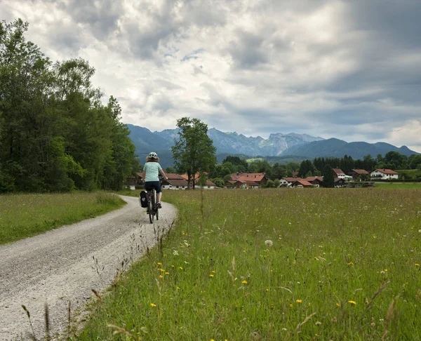 Bavyera kırsalında Bisiklet Turu — Stok fotoğraf