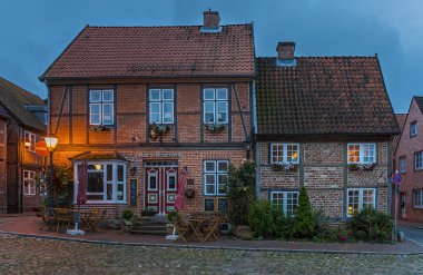 Küçük şehirlere ait evlerde  