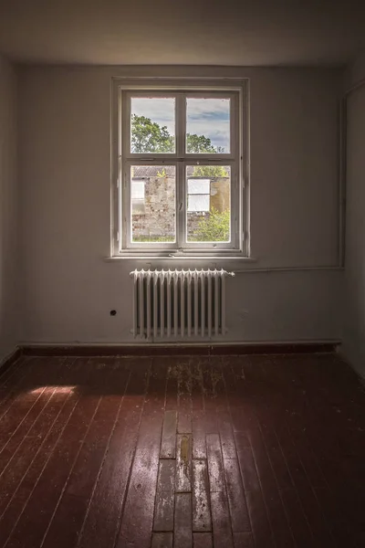 Мбаппе с небольшой комнатой — стоковое фото