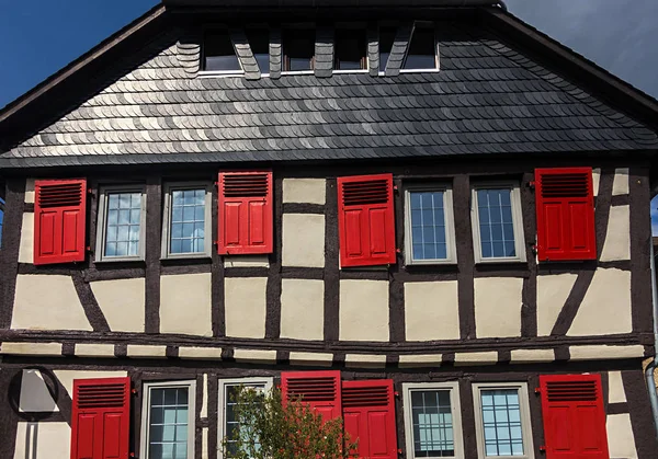 Casa de armadura restaurada en la ciudad Hessiana de Hofheim —  Fotos de Stock