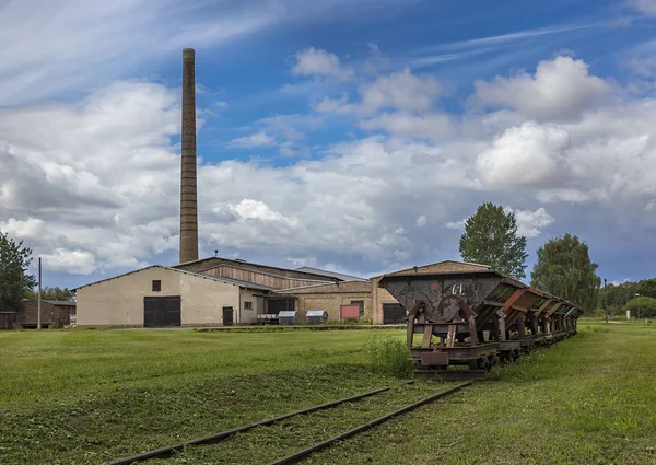 Antigua fábrica para la producción de tejas —  Fotos de Stock