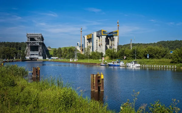 Brandenburg alt Finow içinde Asansör gemi eski ve yeni — Stok fotoğraf