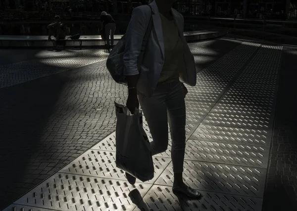 Işık ve gölge kişi Potsdamer Platz de Berlin  