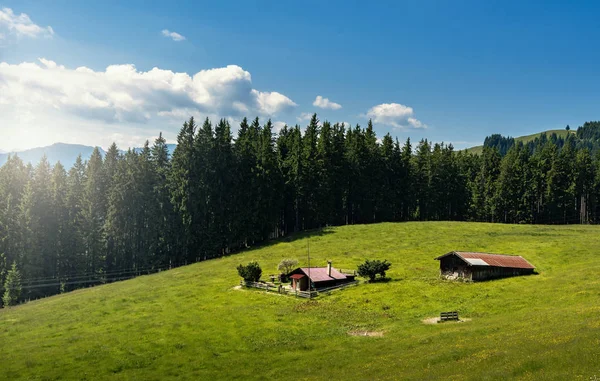 Góry i schronisk górskich w bawarskiej okolicy — Zdjęcie stockowe