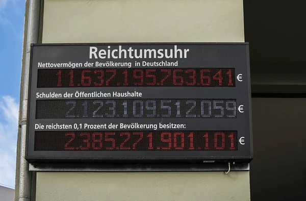 Reichtumuhr Cantiere Navale Dam Berlino — Foto Stock
