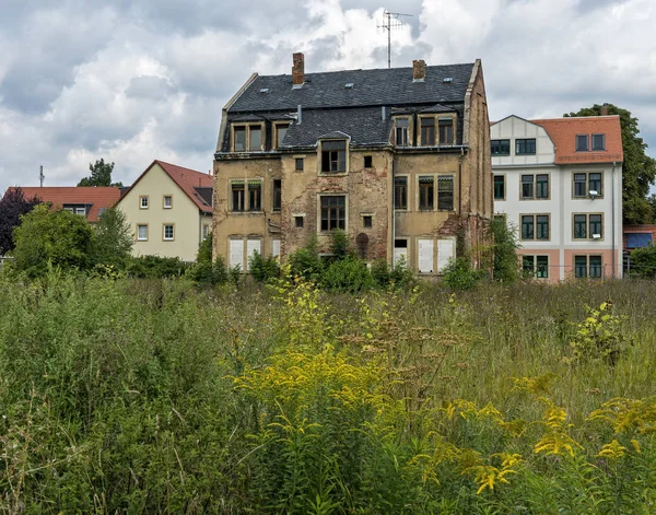 Uma propriedade deteriorada em Erfurt — Fotografia de Stock